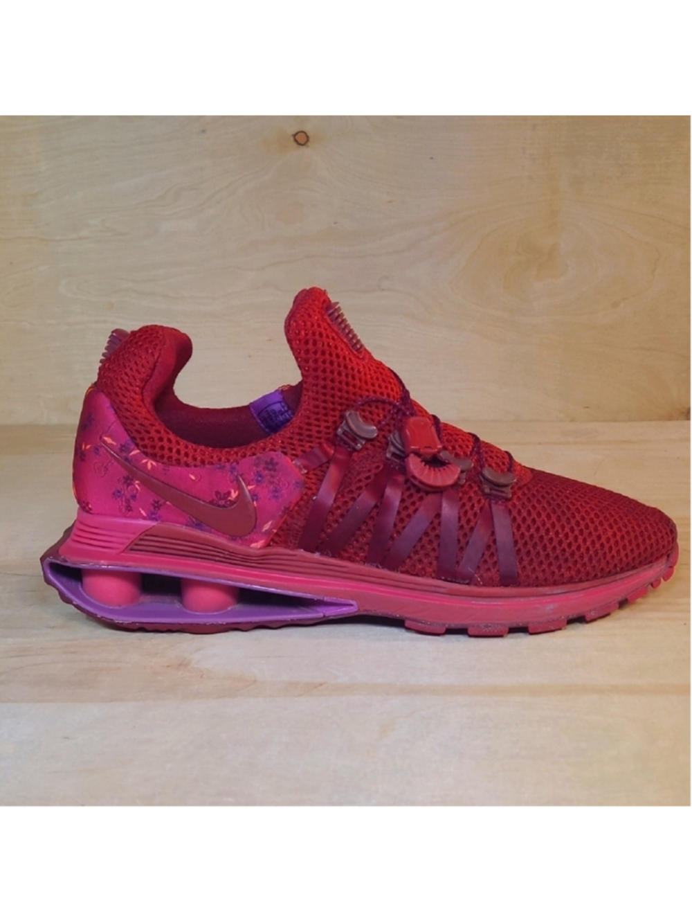 Nike Shox Gravity Red and Pink Floral Womens Size 8 Athletic Sneakers - Picture 2 of 11